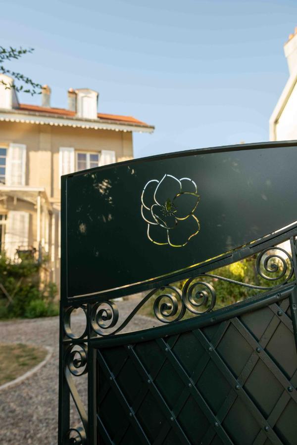 Bed and Breakfast Le Parc Du Magnolia Montbéliard Esterno foto