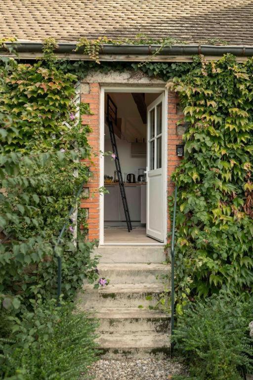 Bed and Breakfast Le Parc Du Magnolia Montbéliard Esterno foto